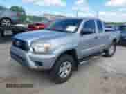 2015 Toyota Tacoma PreRunner z VIN 5TFTX4GN6FX050905, wystawiony jako IAAI lot #42189698 z przebiegiem 115 728 mil mil oraz . Historia ofert i sprzedaży dostępna na DreamBid. Obrazek 19.