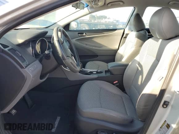 2011 Hyundai Sonata Limited z VIN 5NPEC4AC5BH015791, wystawiony jako Copart lot #85924235 z przebiegiem Nie podano mil oraz Nie do naprawy • Non repairable. Historia ofert i sprzedaży dostępna na DreamBid. Obrazek 7.