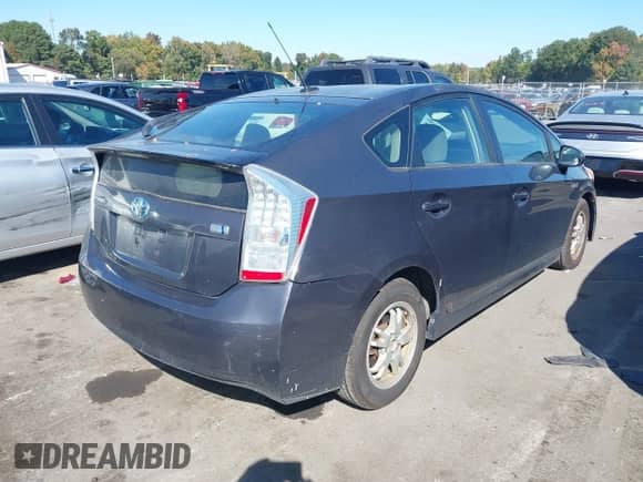 2011 Toyota Prius III z VIN JTDKN3DU1B1450052, wystawiony jako IAAI lot #43509624 z przebiegiem 364 125 mil mil oraz . Historia ofert i sprzedaży dostępna na DreamBid. Obrazek 4.