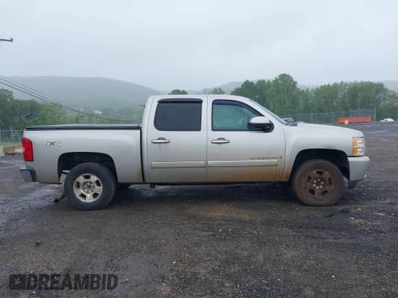 2008 Chevrolet Silverado 1500 LTZ with VIN 3GCEK13358G306551, listed as a IAAI auction lot 42327492 with 216,206 mi miles and . Bid and sale history available at DreamBid. Image 14.