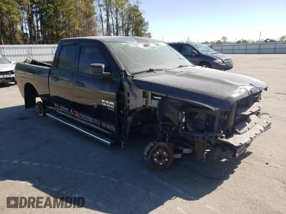 2019 Ram 1500 Express z VIN 1C6RR6FG2KS604507, wystawiony jako Copart lot #50647495 z przebiegiem 38 443 mil mil oraz Czysty tytuł • Clean title. Historia ofert i sprzedaży dostępna na DreamBid. Obrazek 4.