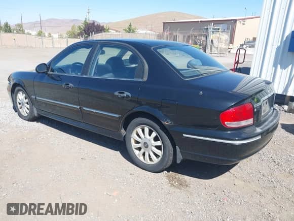 2004 Hyundai Sonata GLS z VIN KMHWF35H44A015010, wystawiony jako IAAI lot #42945146 z przebiegiem 279 153 mil mil oraz . Historia ofert i sprzedaży dostępna na DreamBid. Obrazek 3.