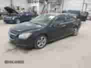 2012 Chevrolet Malibu 2LT z VIN 1G1ZD5E03CF331683, wystawiony jako IAAI lot #43185016 z przebiegiem 200 521 mil mil oraz . Historia ofert i sprzedaży dostępna na DreamBid. Obrazek 19.