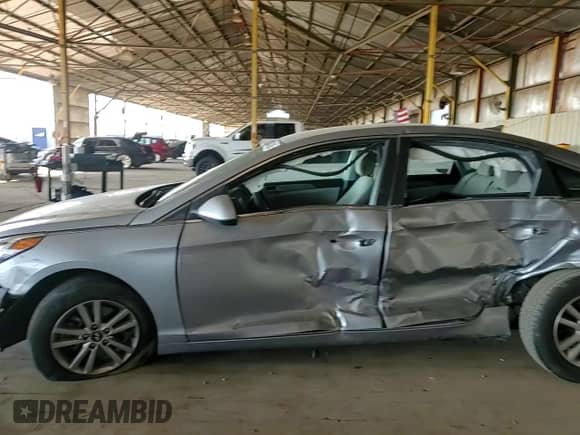2016 Hyundai Sonata SE z VIN 5NPE24AFXGH388670, wystawiony jako Copart lot #80347865 z przebiegiem 110 590 mil mil oraz Szkoda całkowita • Salvage title. Historia ofert i sprzedaży dostępna na DreamBid. Obrazek 13.