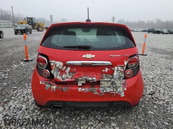 2015 Chevrolet Sonic RS z VIN 1G1JH6SB6F4116201, wystawiony jako Copart lot #85675864 z przebiegiem 86 670 mil mil oraz Czysty tytuł • Clean title. Historia ofert i sprzedaży dostępna na DreamBid. Obrazek 6.