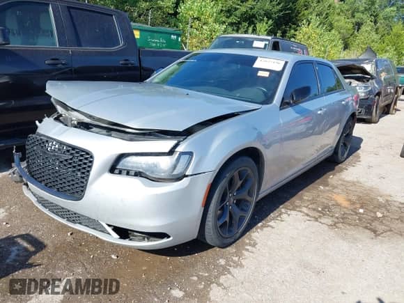 2022 Chrysler 300 Touring z VIN 2C3CCAAG0NH170856, wystawiony jako IAAI lot #42827196 z przebiegiem 88 037 mil mil oraz . Historia ofert i sprzedaży dostępna na DreamBid. Obrazek 2.