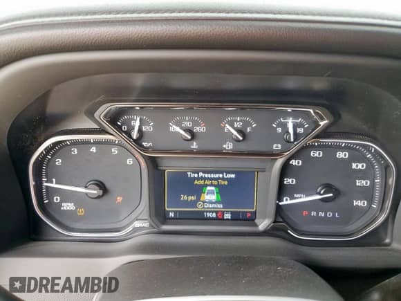 2022 GMC Sierra 1500 SLT with VIN 3GTU9DED4NG192729, listed as a Copart auction lot 54863965 with 1,908 mi miles and Clean title. Bid and sale history available at DreamBid. Image 9.