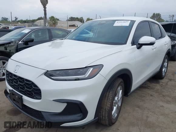 2024 Honda HR-V LX z VIN 3CZRZ1H31RM738461, wystawiony jako IAAI lot #43253827 z przebiegiem 4 634 mil mil oraz . Historia ofert i sprzedaży dostępna na DreamBid. Obrazek 2.