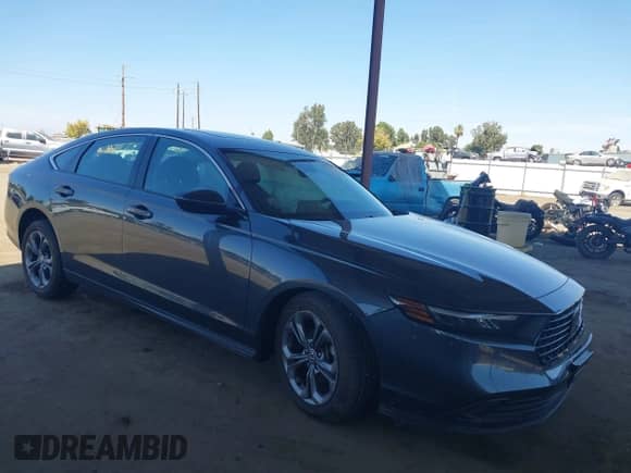 2024 Honda Accord EX z VIN 1HGCY1F37RA031221, wystawiony jako IAAI lot #42945566 z przebiegiem 37 432 mil mil oraz . Historia ofert i sprzedaży dostępna na DreamBid. Obrazek 1.