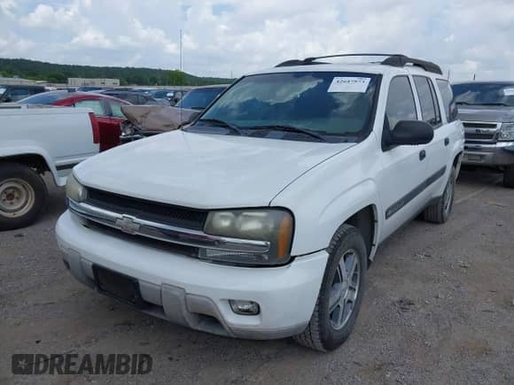 2004 Chevrolet TrailBlazer EXT LS z VIN 1GNET16S946159833, wystawiony jako IAAI lot #42647973 z przebiegiem 183 257 mil mil oraz . Historia ofert i sprzedaży dostępna na DreamBid. Obrazek 6.