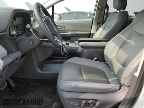 2021 Toyota Sienna Limited z VIN 5TDZSKFC6MS032484, wystawiony jako Copart lot #59463945 z przebiegiem 56 707 mil mil oraz Szkoda całkowita • Salvage title. Historia ofert i sprzedaży dostępna na DreamBid. Obrazek 7.