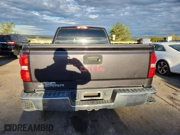 2015 GMC Sierra 1500 with VIN 1GTR1TEH4FZ163372, listed as a Copart auction lot 81244845 with 198,701 mi miles and Salvage title. Bid and sale history available at DreamBid. Image 6.