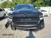 2019 Ram 1500 Laramie z VIN 1C6SRFDT3KN577222, wystawiony jako Copart lot #70502125 z przebiegiem 120 417 mil mil oraz Nie do naprawy • Non repairable. Historia ofert i sprzedaży dostępna na DreamBid. Obrazek 5.