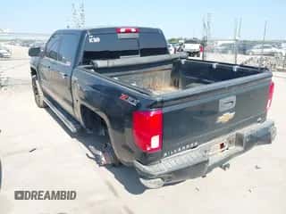 2017 Chevrolet Silverado 1500 LTZ z VIN 3GCUKSEC7HG428682, wystawiony jako IAAI lot #43179994 z przebiegiem 183 745 mil mil oraz . Historia ofert i sprzedaży dostępna na DreamBid. Obrazek 3.