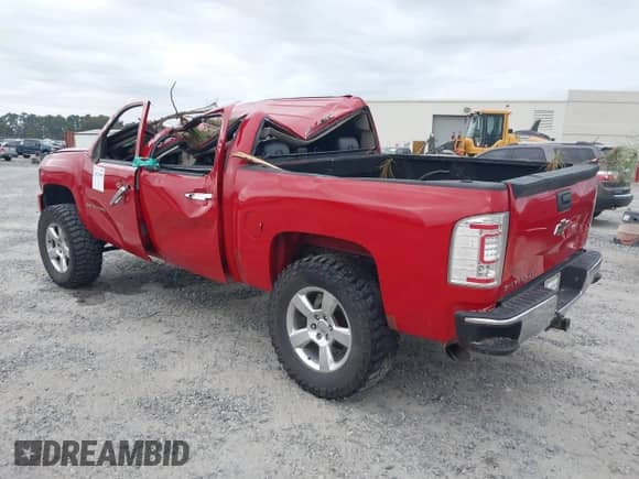 2008 Chevrolet Silverado 1500 2LT with VIN 3GCEC13J38G119157, listed as a IAAI auction lot 40528960 with 284,899 mi miles and . Bid and sale history available at DreamBid. Image 3.