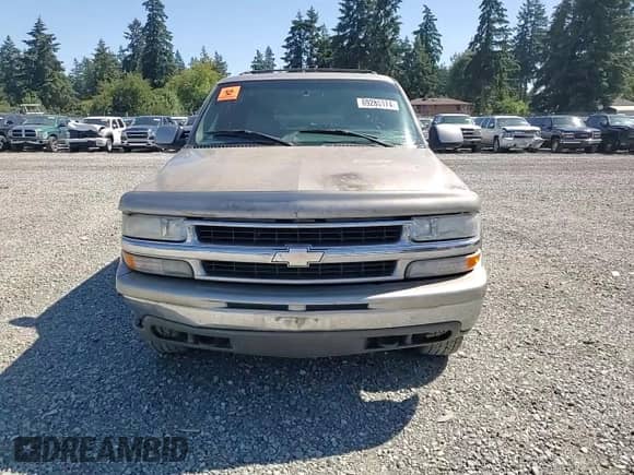 2001 Chevrolet Suburban LT z VIN 3GNFK16T11G189080, wystawiony jako Copart lot #69285174 z przebiegiem 276 069 mil mil oraz Czysty tytuł • Clean title. Historia ofert i sprzedaży dostępna na DreamBid. Obrazek 11.