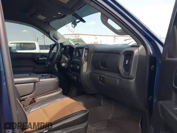 2020 Chevrolet Silverado 1500 Custom Trail Boss with VIN 3GCPYCEF7LG236294, listed as a IAAI auction lot 42688696 with 111,263 mi miles and . Bid and sale history available at DreamBid. Image 5.