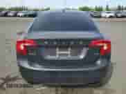2015 Volvo S60 T5 Drive-E Platinum с VIN YV140MFM3F2335862, выставлен на аукционе Copart как лот 57490365 с пробегом Не указан миль и Списание • Salvage title. История ставок и продаж доступна на DreamBid. Изображение 6.