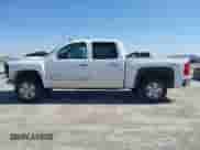 2011 Chevrolet Silverado 1500 LS z VIN 3GCPKREA7BG355387, wystawiony jako IAAI lot #41854866 z przebiegiem 169 332 mil mil oraz . Historia ofert i sprzedaży dostępna na DreamBid. Obrazek 14.
