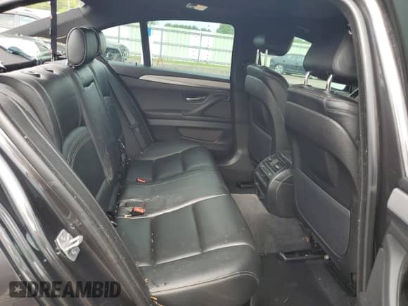 2015 BMW 5 Series 535d xDrive z VIN WBAFV3C51FD686620, wystawiony jako Copart lot #62902995 z przebiegiem 102 596 mil mil oraz Szkoda całkowita • Salvage title. Historia ofert i sprzedaży dostępna na DreamBid. Obrazek 10.