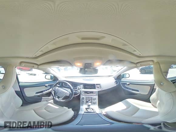 2018 Volvo S60 Inscription с VIN LYV402HK2JB170660, выставлен на аукционе Copart как лот 58924785 с пробегом 60 871 миль миль и Списание • Salvage title. История ставок и продаж доступна на DreamBid. Изображение 14.