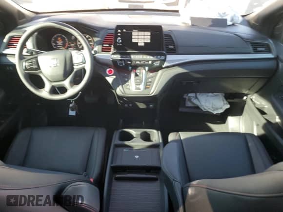 2025 Honda Odyssey Sport-L z VIN 5FNRL6H75SB007548, wystawiony jako Copart lot #84157945 z przebiegiem 23 280 mil mil oraz Szkoda całkowita • Salvage title. Historia ofert i sprzedaży dostępna na DreamBid. Obrazek 8.