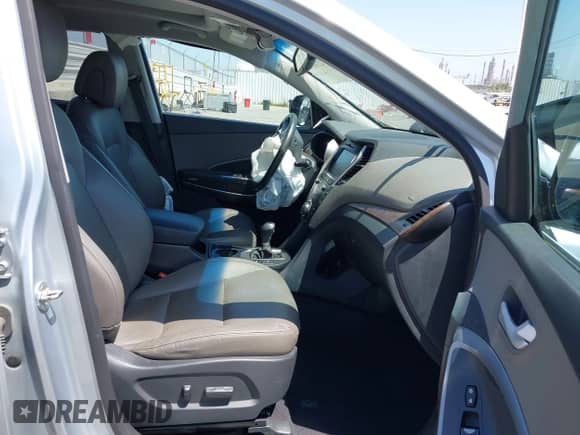 2017 Hyundai Santa Fe SE Ultimate with VIN KM8SR4HF4HU232969, listed as a IAAI auction lot 42268552 with 75,598 mi miles and . Bid and sale history available at DreamBid. Image 5.