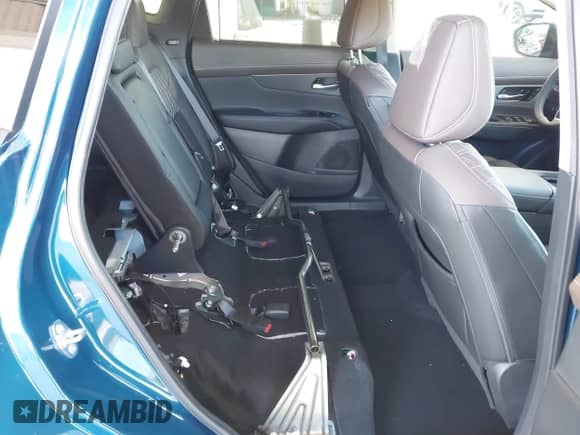 2025 Nissan Murano Platinum with VIN 5N1AZ3DT2SC112599, listed as a IAAI auction lot 42931843 with 3,340 mi miles and . Bid and sale history available at DreamBid. Image 8.