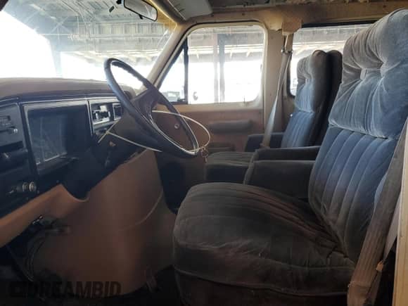 1984 Ford Econoline Cargo с VIN 1FTEE24F5EHB13825, выставлен на аукционе Copart как лот 69704845 с пробегом 98 682 миль миль и Чистый • Clean title. История ставок и продаж доступна на DreamBid. Изображение 7.