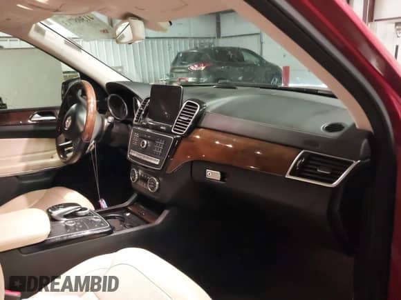 2017 Mercedes-Benz GLS 550 with VIN 4JGDF7DE2HA794192, listed as a IAAI auction lot 41308713 with 117,034 mi miles and . Bid and sale history available at DreamBid. Image 5.