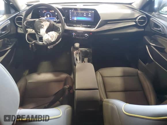 2025 Chevrolet Trax ACTIV z VIN KL77LKEP6SC104269, wystawiony jako Copart lot #71298825 z przebiegiem 4 877 mil mil oraz Szkoda całkowita • Salvage title. Historia ofert i sprzedaży dostępna na DreamBid. Obrazek 8.