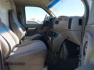 2001 Chevrolet Express с VIN 1GCHG39R011111547, выставлен на аукционе IAAI как лот 42265979 с пробегом 297 607 миль миль и . История ставок и продаж доступна на DreamBid. Изображение 5.