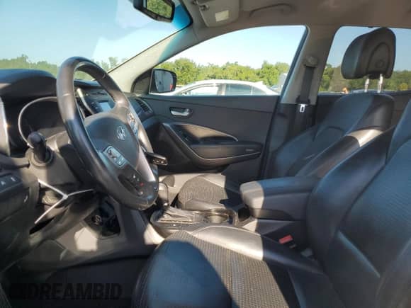 2014 Hyundai Santa Fe с VIN 5XYZU3LAXEG127728, выставлен на аукционе Copart как лот 69298855 с пробегом 98 371 миль миль и Списание • Salvage title. История ставок и продаж доступна на DreamBid. Изображение 7.