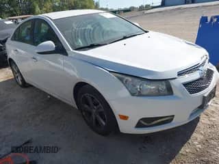 2014 Chevrolet Cruze 2LT с VIN 1G1PE5SB6E7329532, выставлен на аукционе IAAI как лот 43120171 с пробегом 223 043 миль миль и . История ставок и продаж доступна на DreamBid. Изображение 1.