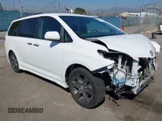 2016 Toyota Sienna SE with VIN 5TDXK3DC0GS702003, listed as a IAAI auction lot 41957604 with 41,409 mi miles and . Bid and sale history available at DreamBid. Image 1.