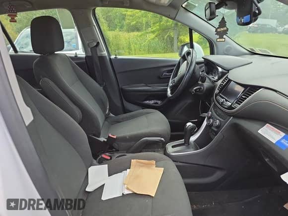 2020 Chevrolet Trax LS с VIN 3GNCJNSB5LL269468, выставлен на аукционе IAAI как лот 43552264 с пробегом 70 378 миль миль и . История ставок и продаж доступна на DreamBid. Изображение 30.