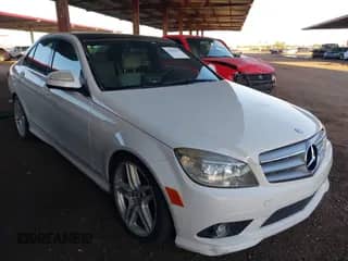 2009 Mercedes-Benz C 300 Sport z VIN WDDGF54X49F245367, wystawiony jako IAAI lot #43462372 z przebiegiem 117 239 mil mil oraz . Historia ofert i sprzedaży dostępna na DreamBid. Obrazek 1.