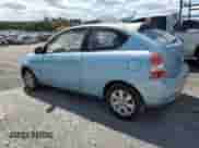 2010 Hyundai Accent GS z VIN KMHCM3AC8AU170768, wystawiony jako Copart lot #69360795 z przebiegiem 92 935 mil mil oraz Szkoda całkowita • Salvage title. Historia ofert i sprzedaży dostępna na DreamBid. Obrazek 2.