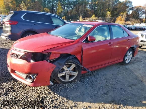 2013 Toyota Camry L z VIN 4T1BF1FK0DU686590, wystawiony jako Copart lot #86150045 z przebiegiem Nie podano mil oraz Czysty tytuł • Clean title. Historia ofert i sprzedaży dostępna na DreamBid. Obrazek 1.