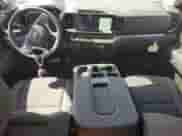 2025 Chevrolet Silverado 2500HD LT z VIN 1GC1KNEYXSF333526, wystawiony jako Copart lot #71401295 z przebiegiem 6 924 mil mil oraz Czysty tytuł • Clean title. Historia ofert i sprzedaży dostępna na DreamBid. Obrazek 8.