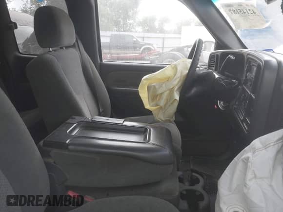 2003 Chevrolet Silverado 2500HD LS with VIN 1GCHC29113E249478, listed as a IAAI auction lot 42145187 with 580,776 mi miles and . Bid and sale history available at DreamBid. Image 5.