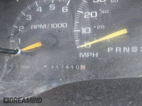 1998 Chevrolet Silverado 3500 z VIN 1GCHK33J3WF048276, wystawiony jako IAAI lot #42442356 z przebiegiem 217 410 mil mil oraz . Historia ofert i sprzedaży dostępna na DreamBid. Obrazek 7.