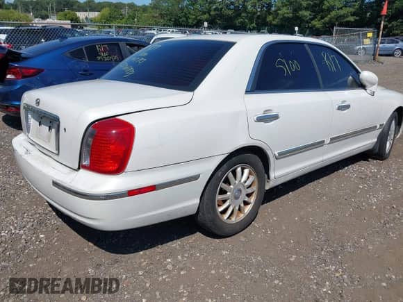 2004 Hyundai XG with VIN KMHFU45E34A278350, listed as a IAAI auction lot 42956298 with Not provided miles and . Bid and sale history available at DreamBid. Image 4.
