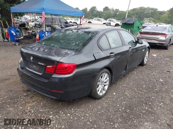 2012 BMW 5 Series 528i z VIN WBAXG5C51CC593866, wystawiony jako IAAI lot #42859368 z przebiegiem 72 131 mil mil oraz . Historia ofert i sprzedaży dostępna na DreamBid. Obrazek 4.