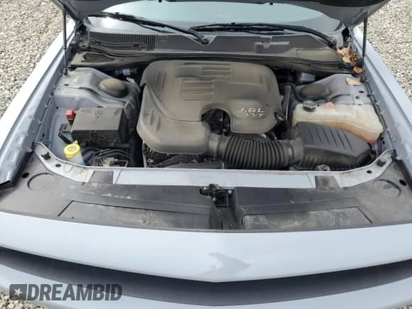 2020 Dodge Challenger SXT z VIN 2C3CDZGG5LH190004, wystawiony jako Copart lot #49739205 z przebiegiem 39 256 mil mil oraz Szkoda całkowita • Salvage title. Historia ofert i sprzedaży dostępna na DreamBid. Obrazek 11.