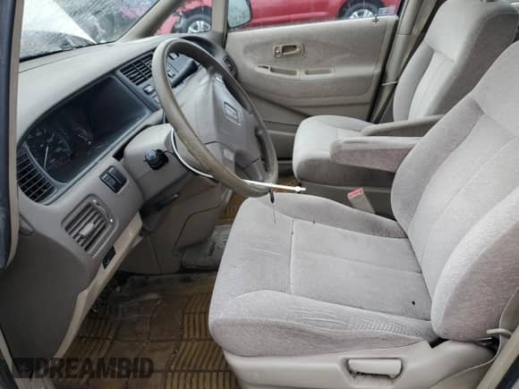 1996 Honda Odyssey with VIN JHMRA1849TC002557, listed as a Copart auction lot 44745915 with 263,169 mi miles and Clean title. Bid and sale history available at DreamBid. Image 7.