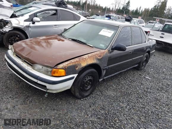 1990 Honda Accord LX z VIN JHMCB7658LC087442, wystawiony jako IAAI lot #41237681 z przebiegiem 215 972 mil mil oraz . Historia ofert i sprzedaży dostępna na DreamBid. Obrazek 2.