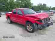 2005 Dodge Dakota SLT z VIN 1D7HE48N95S101910, wystawiony jako IAAI lot #42873247 z przebiegiem 198 794 mil mil oraz . Historia ofert i sprzedaży dostępna na DreamBid. Obrazek 1.