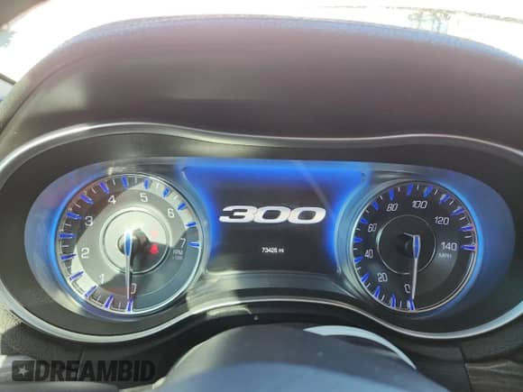 2022 Chrysler 300 Touring z VIN 2C3CCAAG5NH107509, wystawiony jako Copart lot #84619345 z przebiegiem 73 426 mil mil oraz Szkoda całkowita • Salvage title. Historia ofert i sprzedaży dostępna na DreamBid. Obrazek 9.