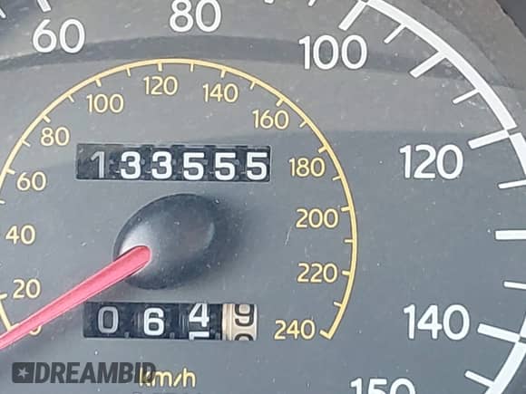 1998 Hyundai Tiburon z VIN KMHJG34F6WU115098, wystawiony jako IAAI lot #41718290 z przebiegiem 133 555 mil mil oraz . Historia ofert i sprzedaży dostępna na DreamBid. Obrazek 15.